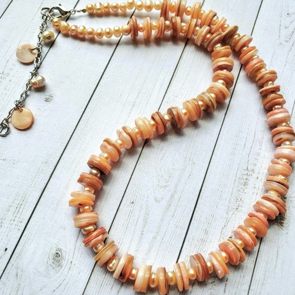 Conch Shell & Pearl Necklace - Picture 3 of 5